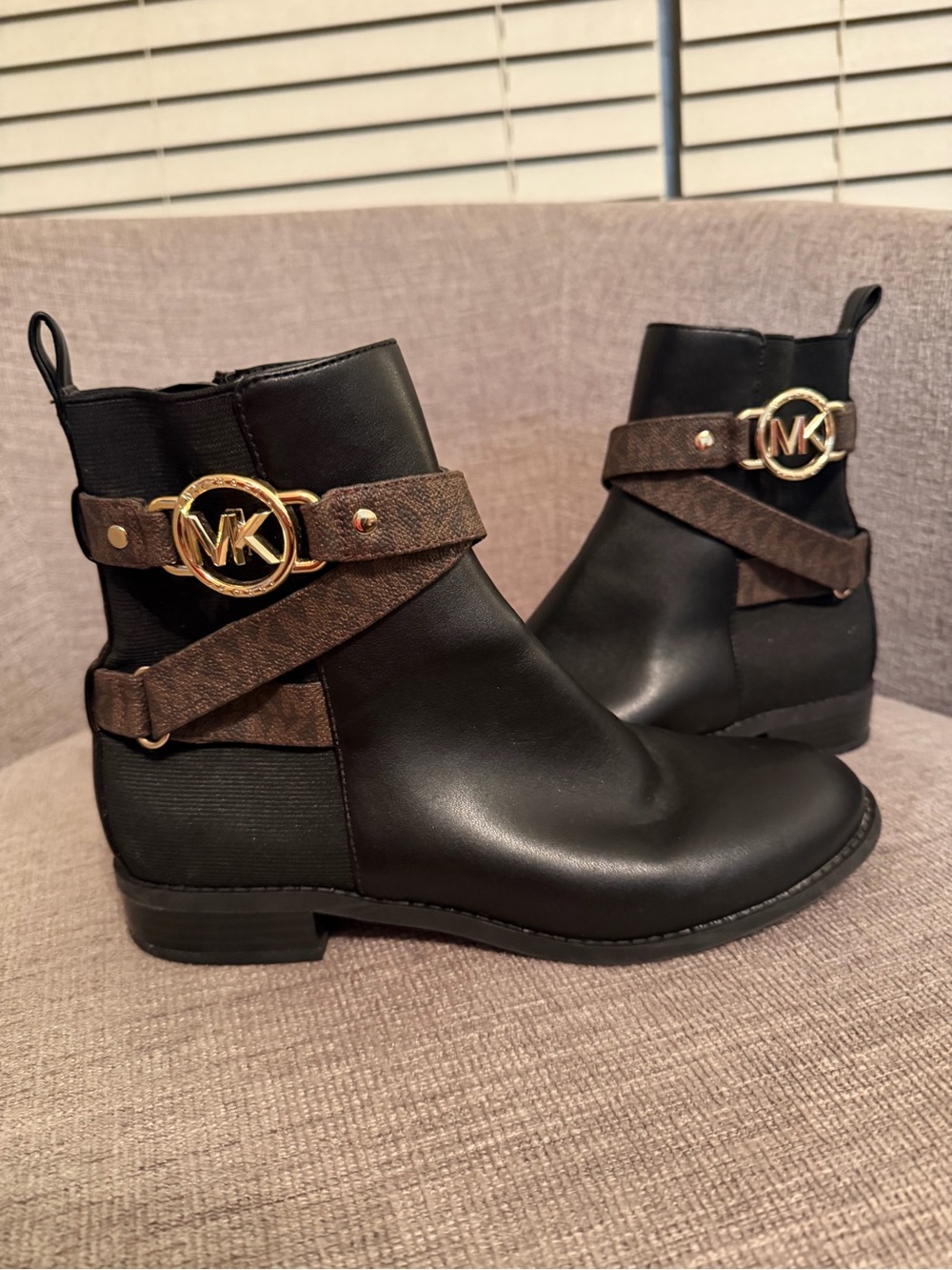 Michael Kors size 7.5 Black Rory Ankle Boots